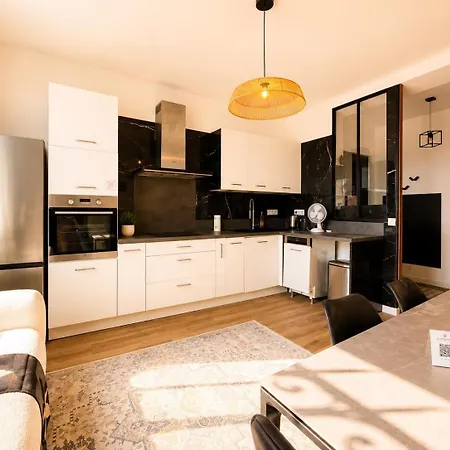 Urbanflat 169 - Confort Et Charme Au Centre De *